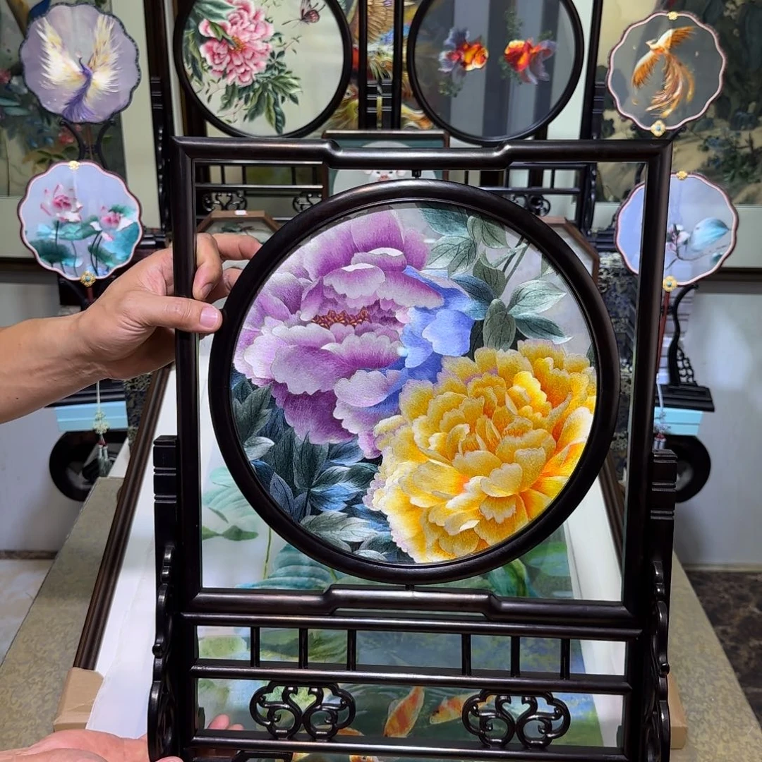 刺绣刺绣工艺精湛精巧异色