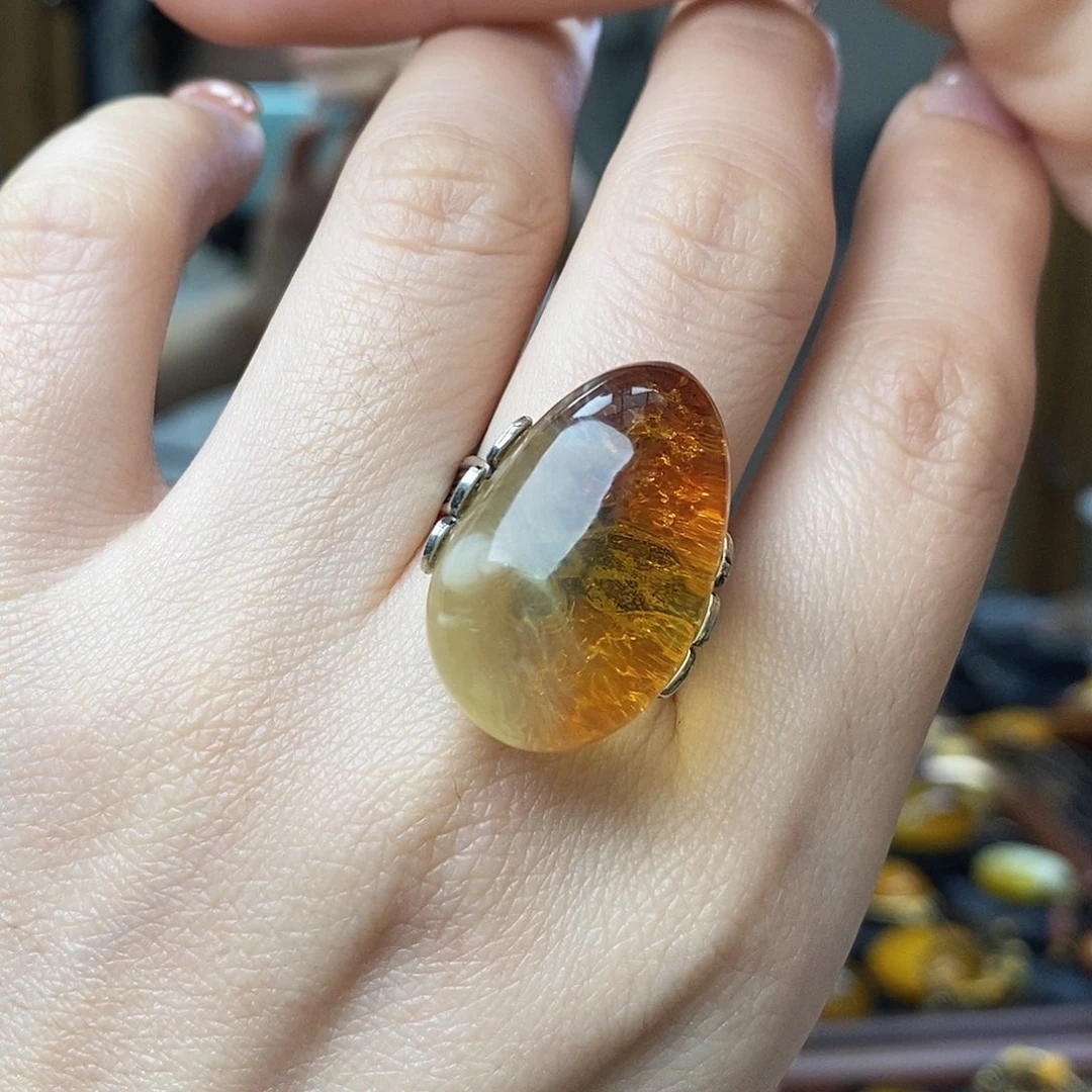 虚***虚琥珀未镶嵌裸石成品