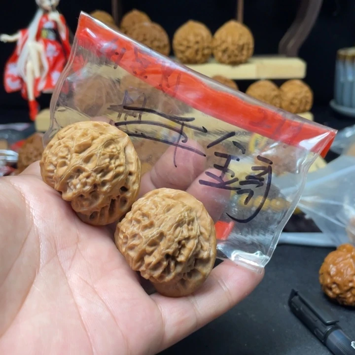 湖***武文玩核桃把件宫灯