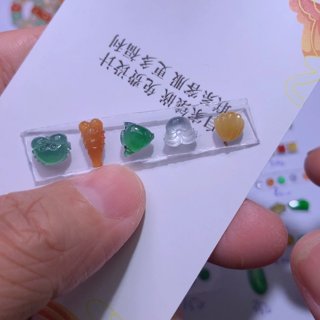 翡翠未镶嵌颈饰五彩海鲜