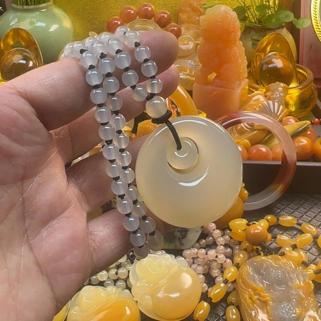 石英质玉未镶嵌颈饰