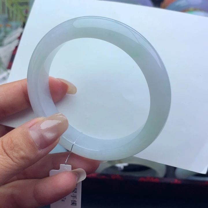 翡翠手镯未镶嵌天然翡翠手镯