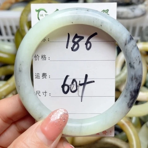 岫岩老玉（透闪石质玉）手镯未镶嵌