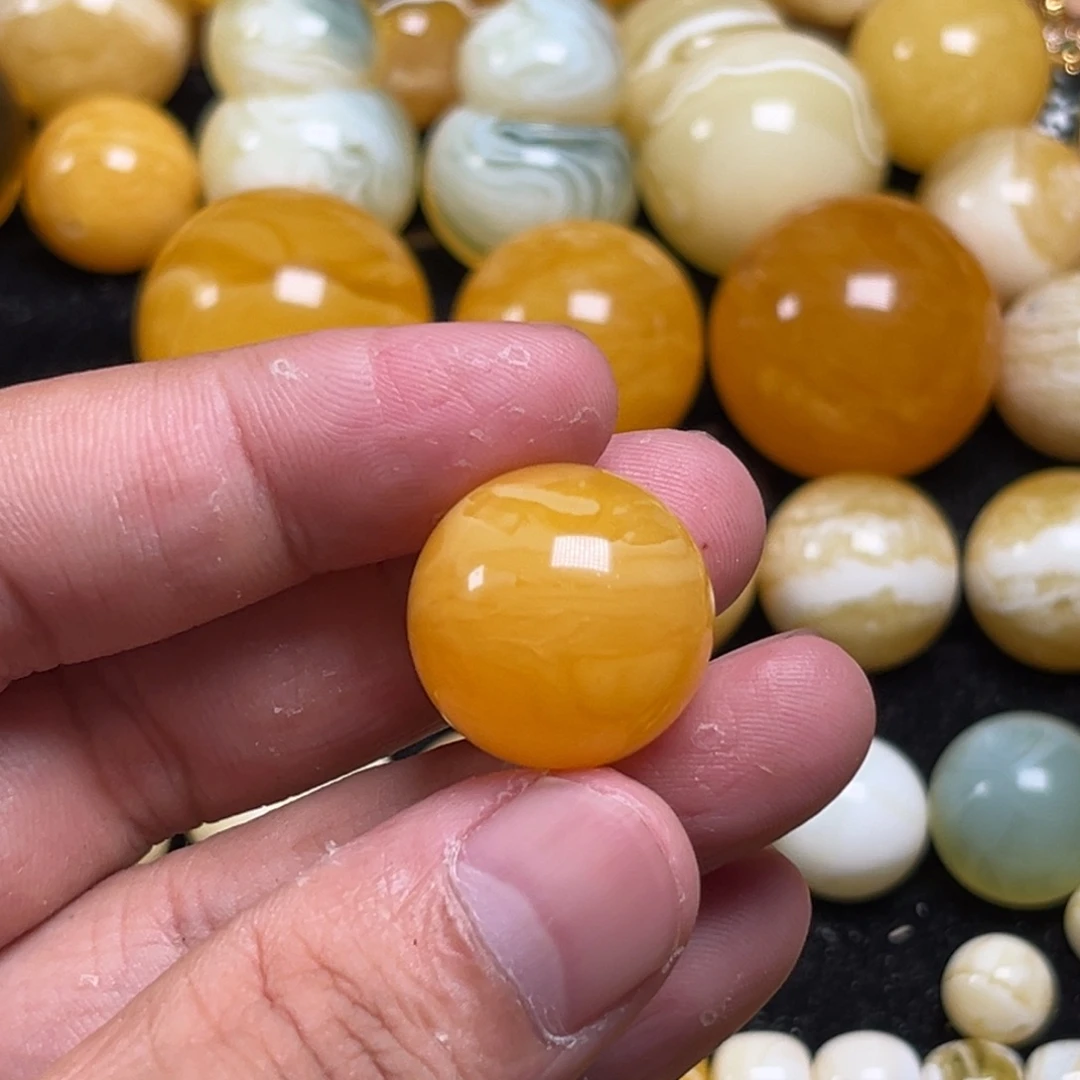 琥珀未镶嵌裸石蜜蜡焦皮满蜡鸡油红20.4