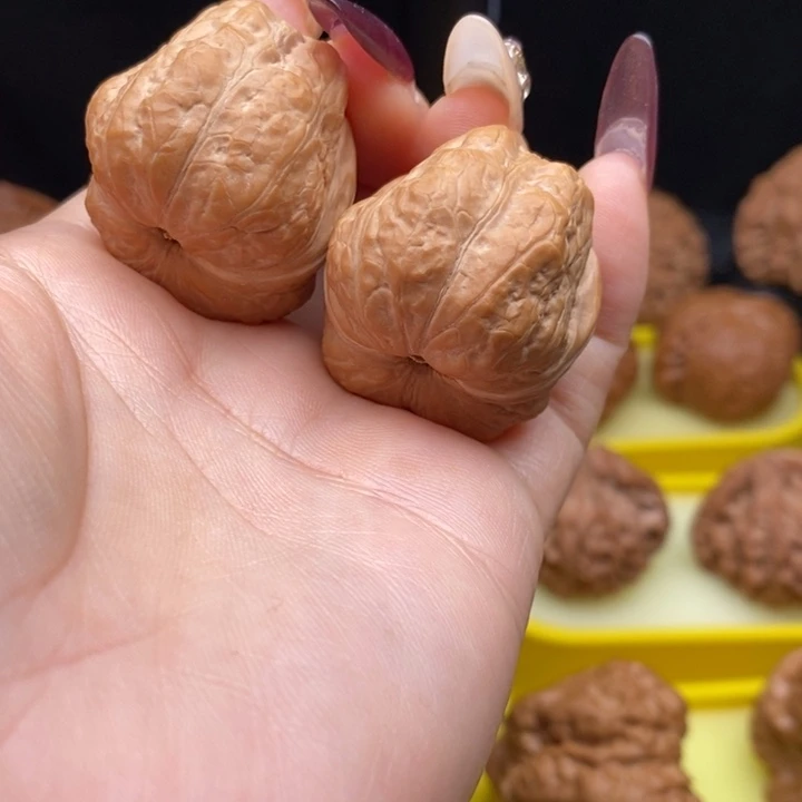 文玩核桃把件玉蟾