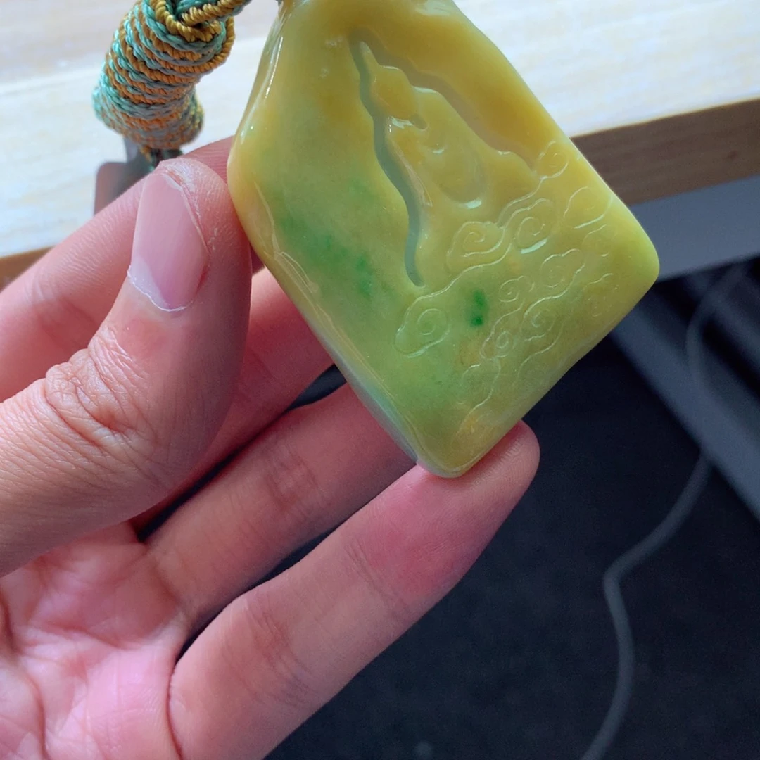 翡翠颈饰未镶嵌吊坠