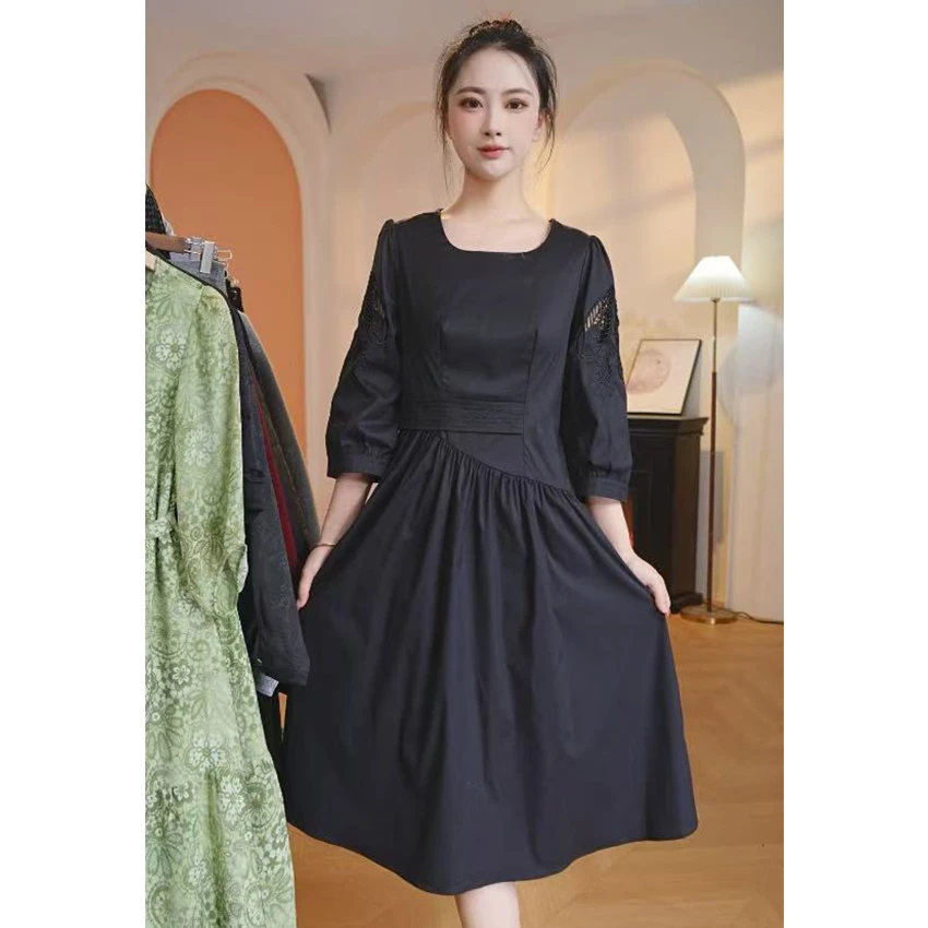 L767黑色连衣裙女2025春季新款镂空钩花宽松显瘦小个子遮肉裙