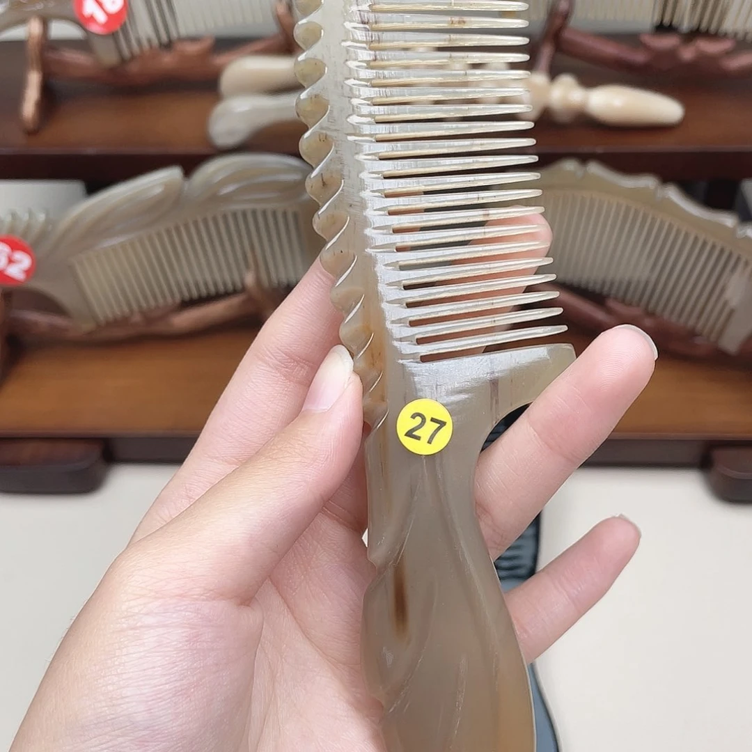 纯手工制作的牛角梳27✨**?