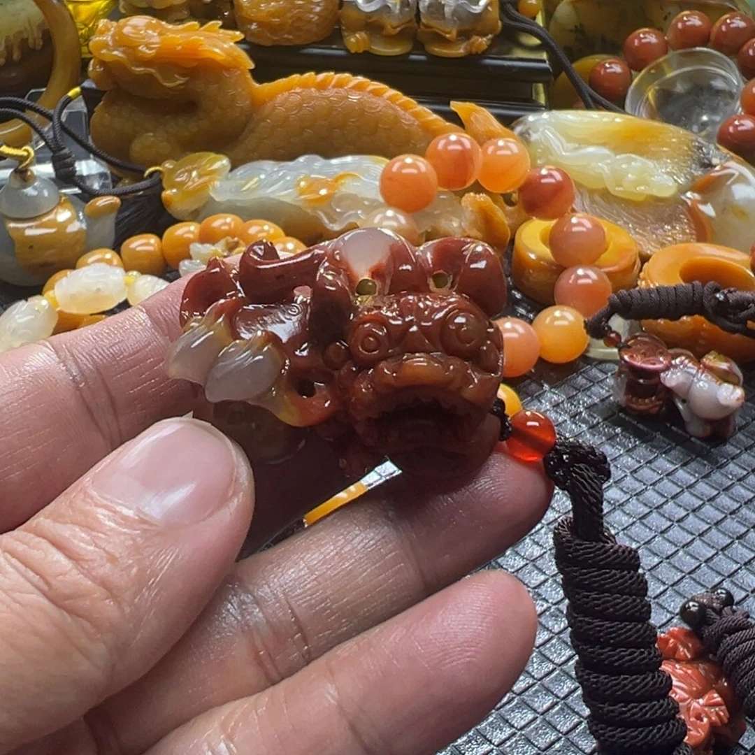 石英质玉未镶嵌颈饰