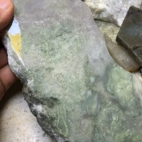 透闪石质玉未镶嵌挂件无*雨