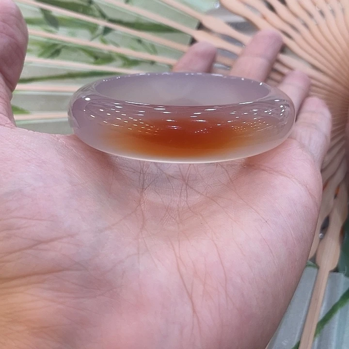 玛瑙/玉髓手镯未镶嵌进***女