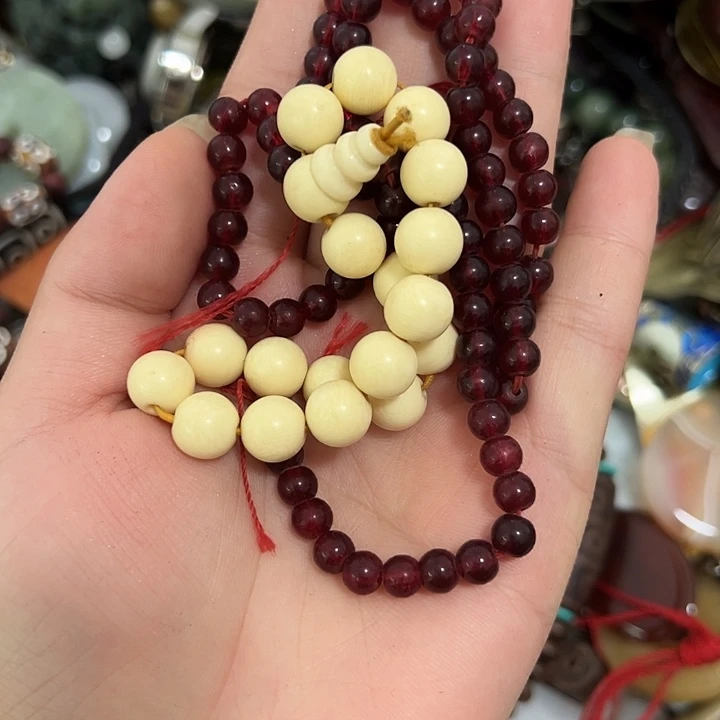 用***9藤艺吊坠民俗文化的艺术家