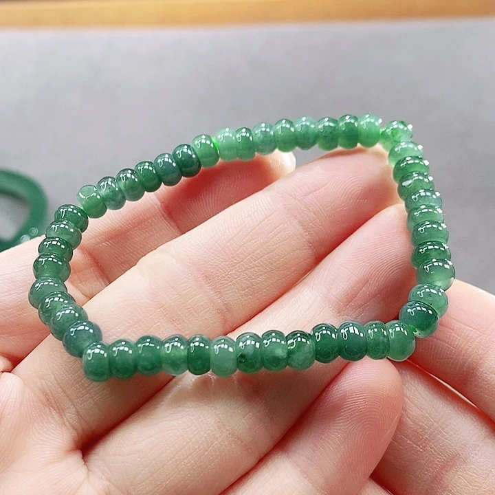 翡翠未镶嵌手镯（圆镯）