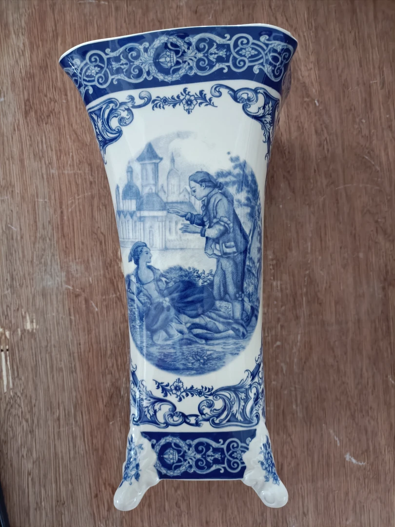 雅顿黑瓷收藏级别青花四角花瓶019