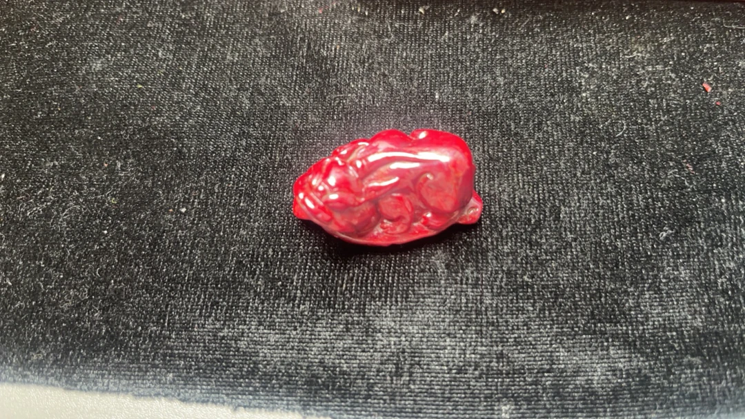 天然辰砂聚宝阁朱砂原石饰品直播间现拍链接雕刻貔貅，54.8克