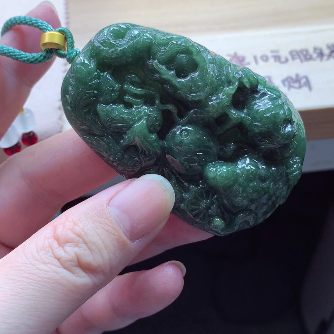 翡翠颈饰未镶嵌张****吖吊坠