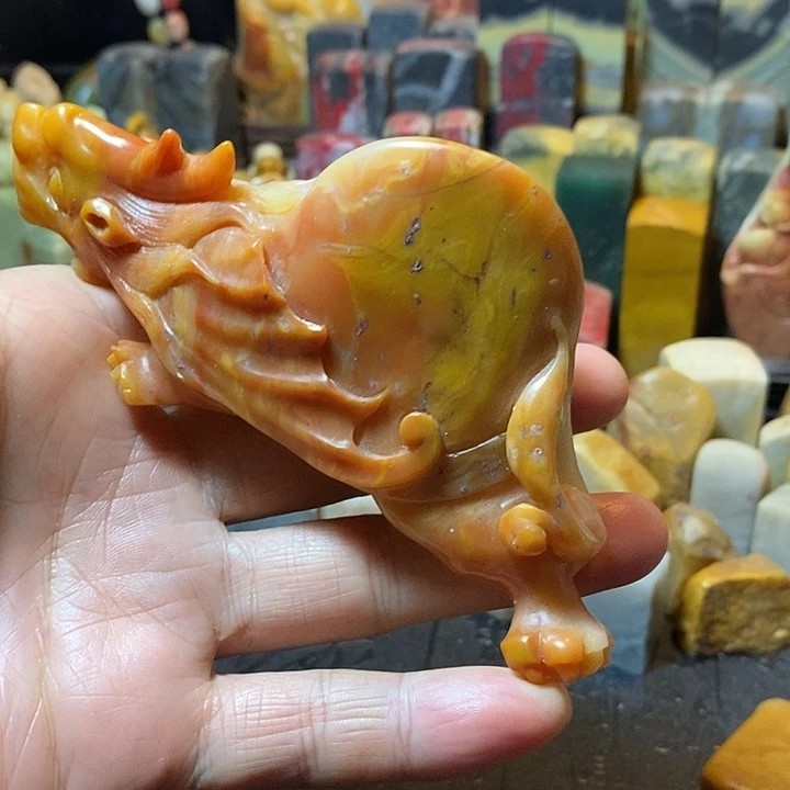 昌化鸡血石小摆件
