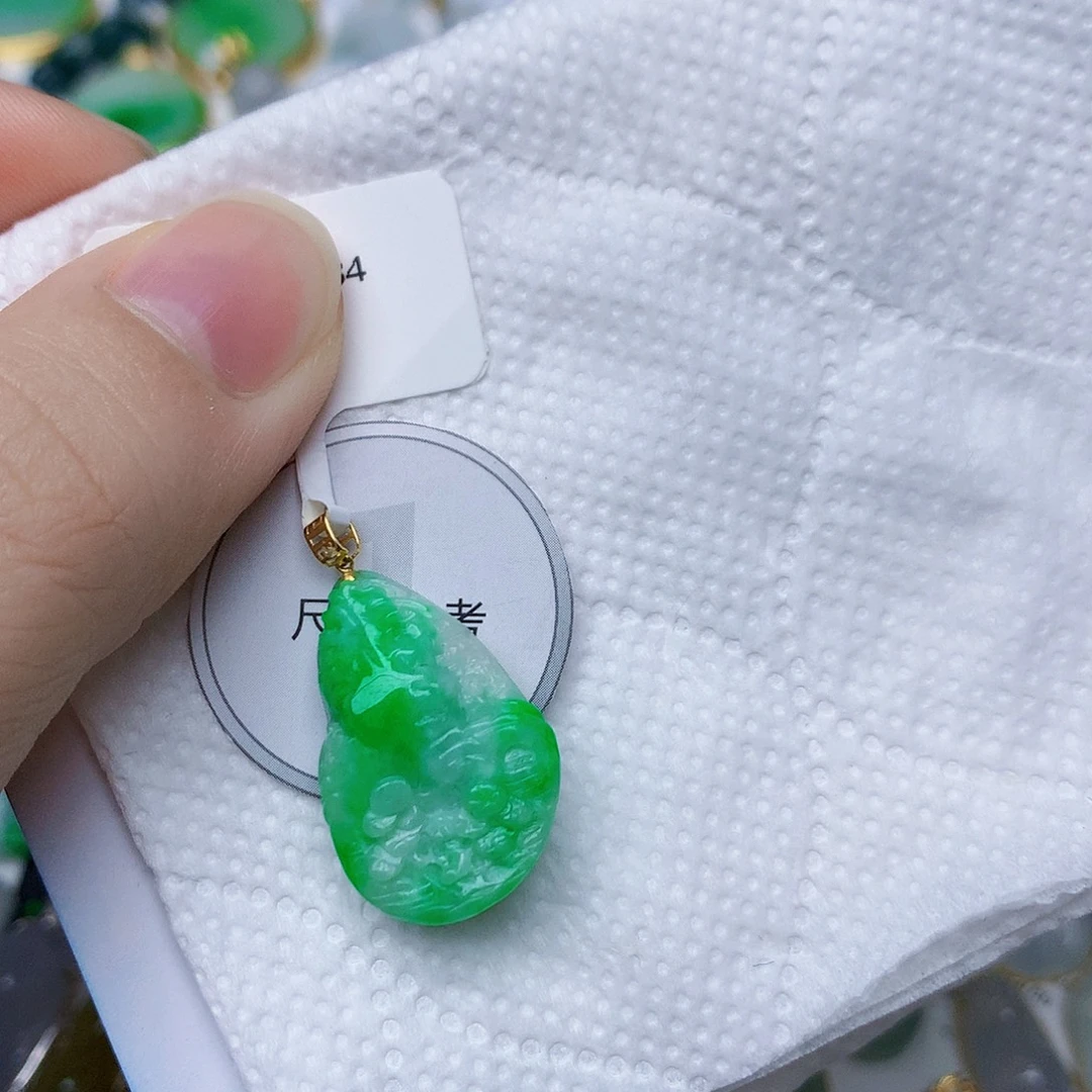 翡翠18K金镶嵌颈饰天然A货翡翠