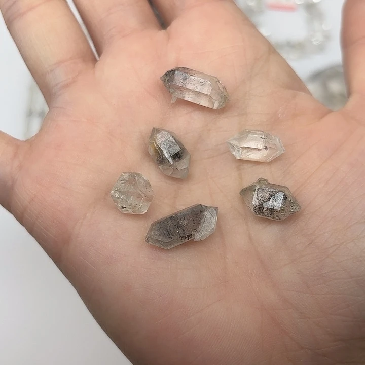 水晶颈饰未镶嵌6颗闪灵钻