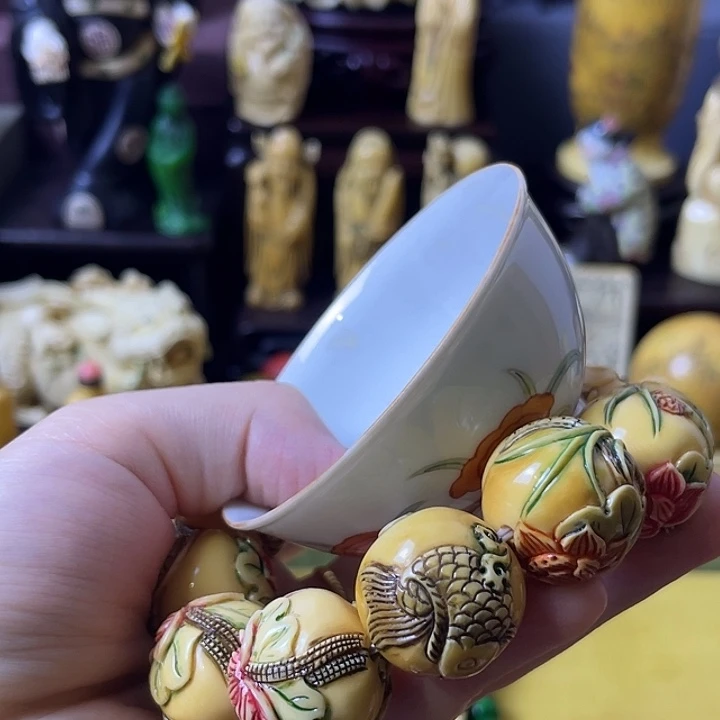 别***张瓷片精致雕刻工艺品