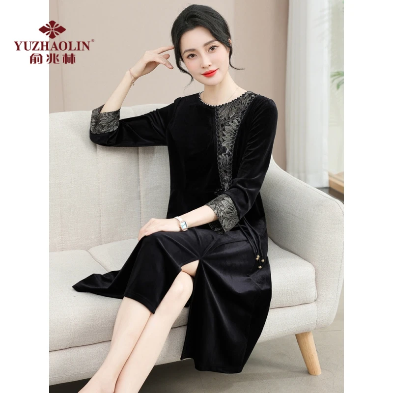 俞兆林中年妈妈国风优雅金丝绒连衣裙女2025春秋装新款阔太太过膝