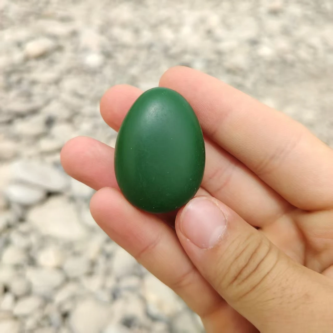 无镶嵌菠菜绿吊坠