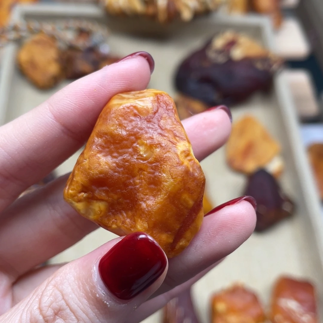 琥珀未镶嵌珠宝奇石