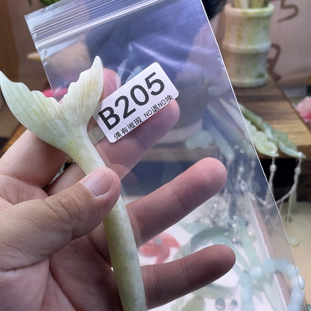 蛇纹石玉发饰未镶嵌彩**?