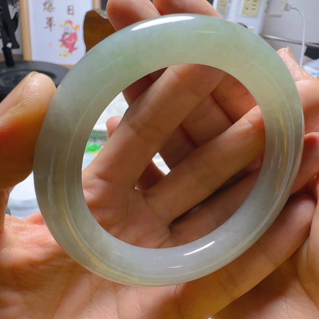 淡***香翡翠未镶嵌手镯翡翠990