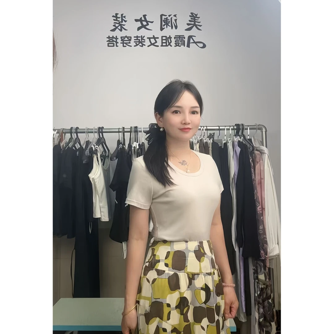 【霞姐】大圆领正肩短袖t恤女2025新款夏季修身显瘦百搭基础款上衣