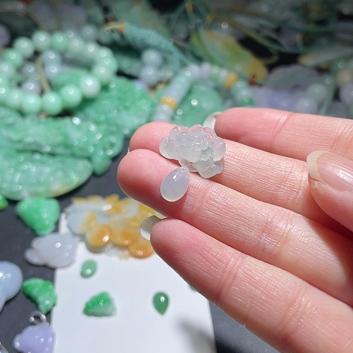 颈饰未镶嵌翡翠天