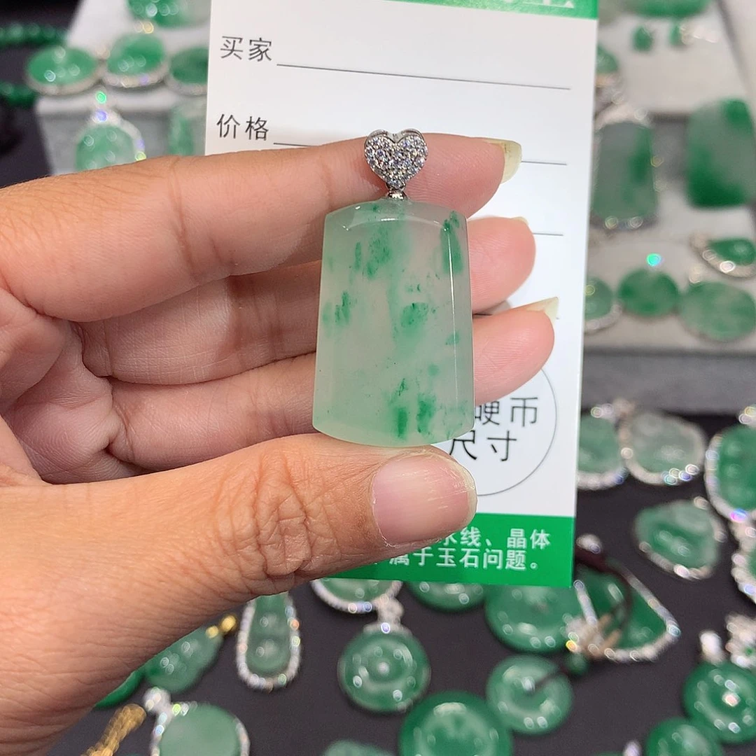 颈饰银S925镶嵌石英质玉（非洲翠）