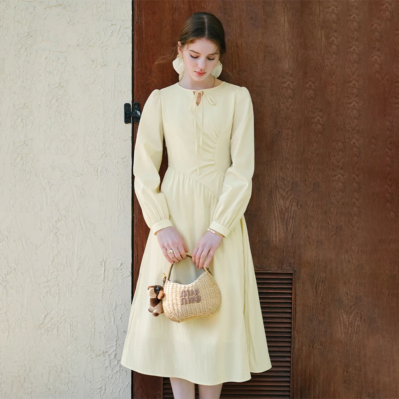 范思蓝恩法式圆领收腰背带款中式秋冬常规汉服连衣裙25FS11290