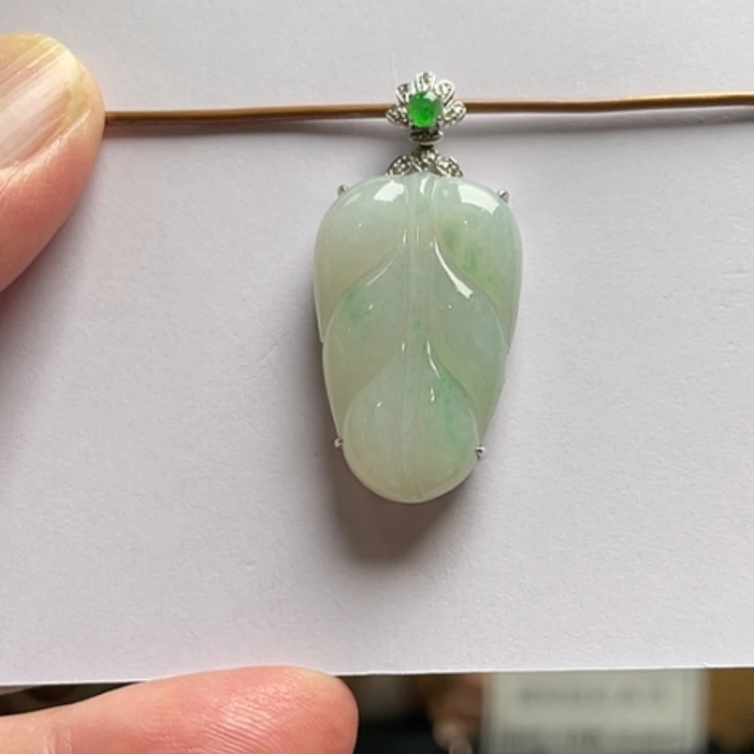 【闪购商品】吊坠(不含链)18K金镶嵌翡翠