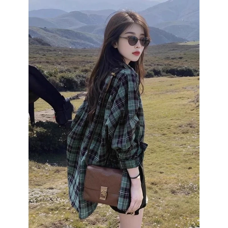 港风穿搭绿色格子衬衫外套女款夏季高级感防晒衣外搭中长款衬衣
