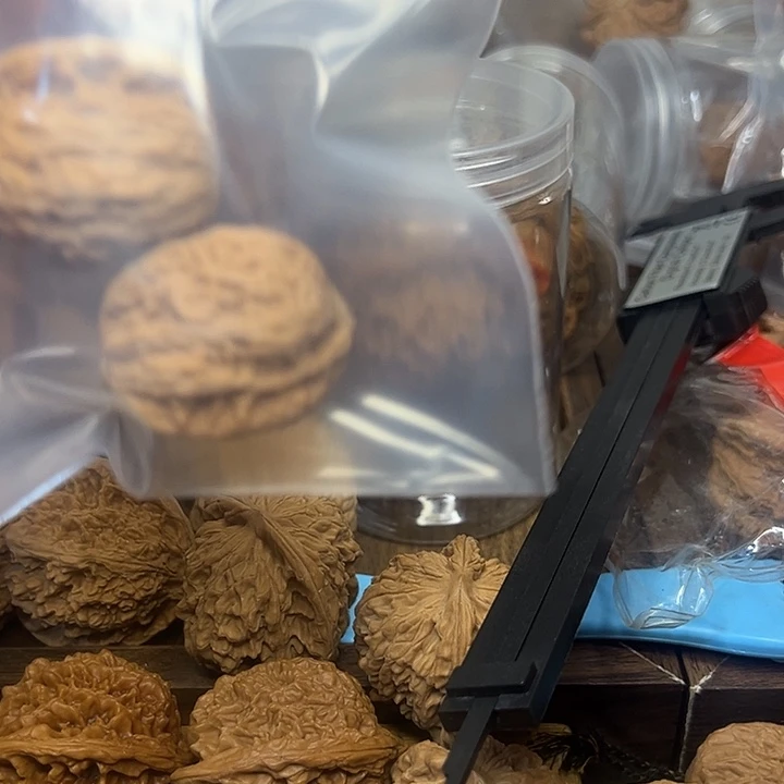 ****串吊坠桃核铁锤妹妹