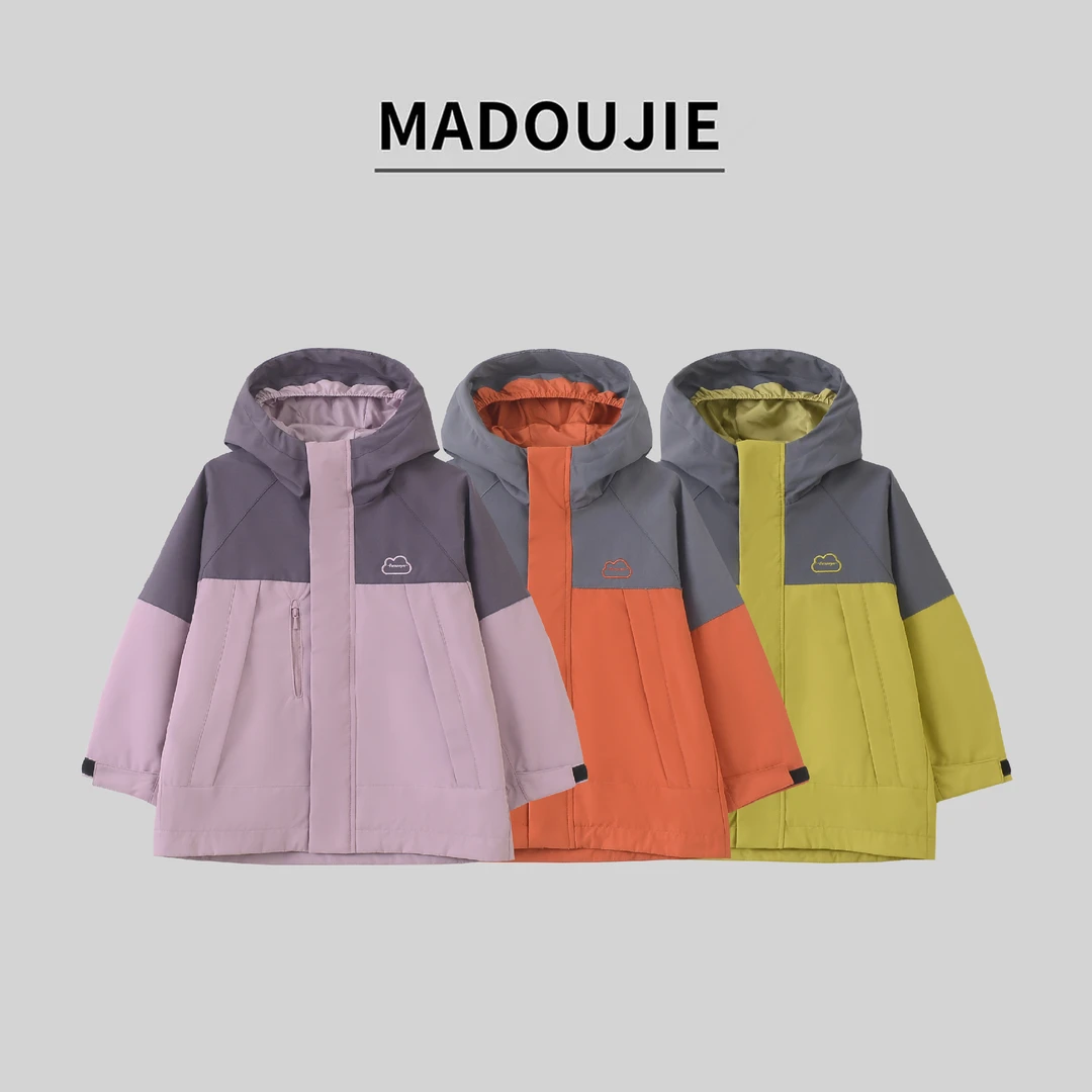 003【乐动魔方】春款儿童户外冲锋衣外套6729
