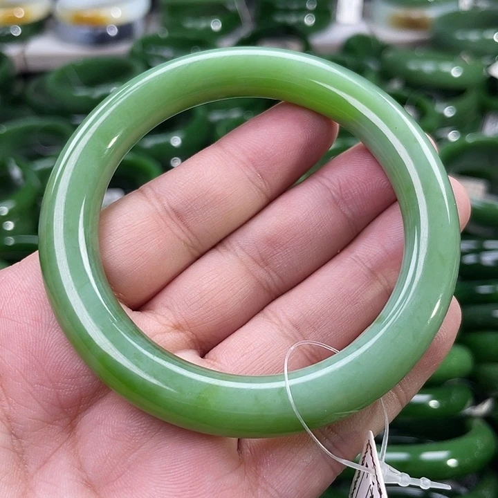 未镶嵌手镯和田玉（碧玉）