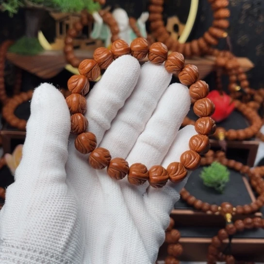 吊坠桃核13玉龙脊手串