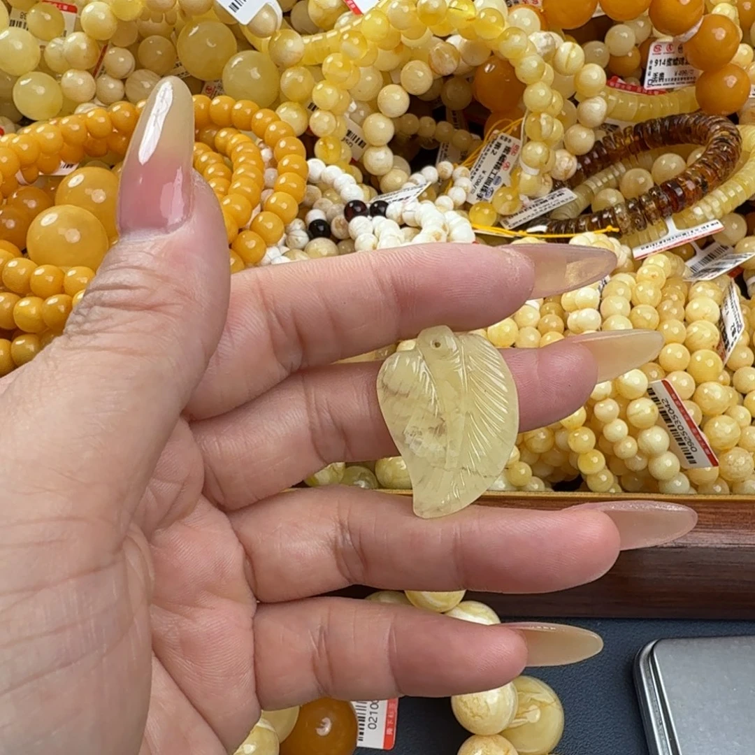 琥珀未镶嵌珠宝奇石