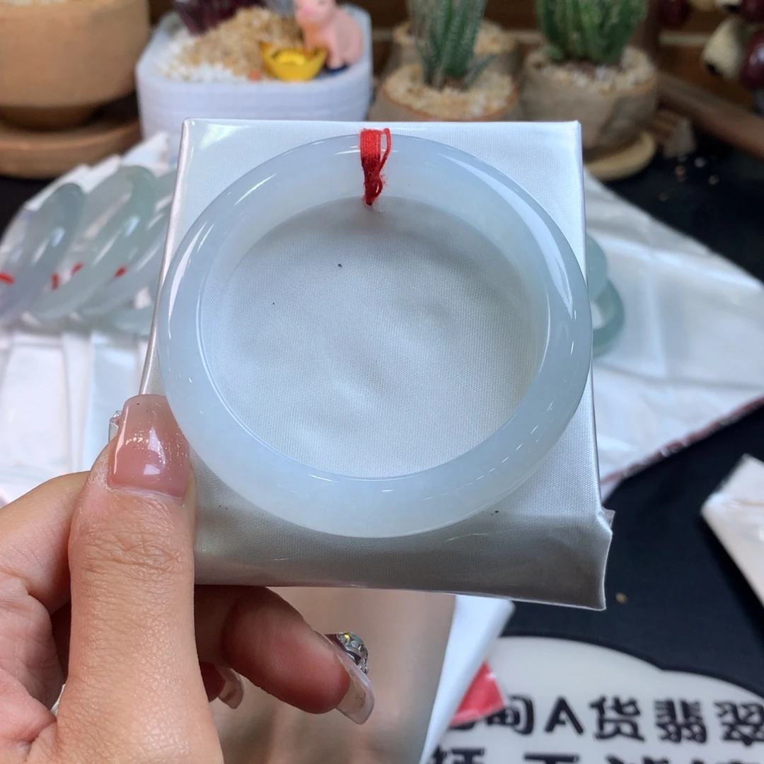 翡翠未镶嵌手镯56圈口