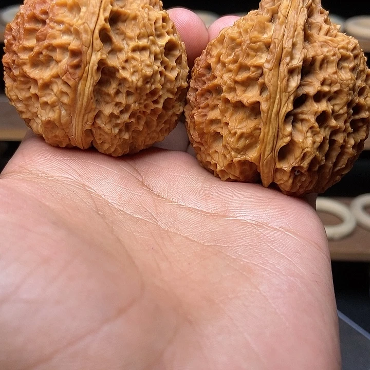 文玩核桃吊坠千年老妖