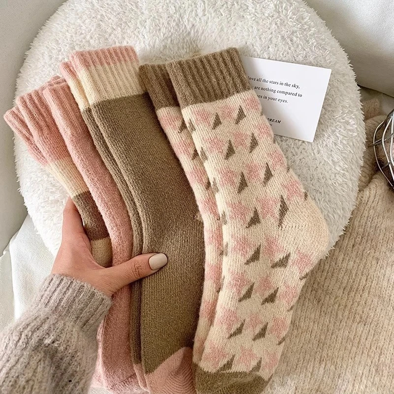 秋冬款厚袜子女毛圈中筒袜潮冬天加绒加厚高筒保暖纯色拼接长袜L