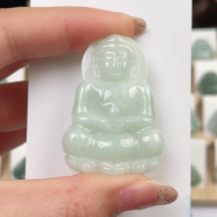 翡翠颈饰未镶嵌佛公