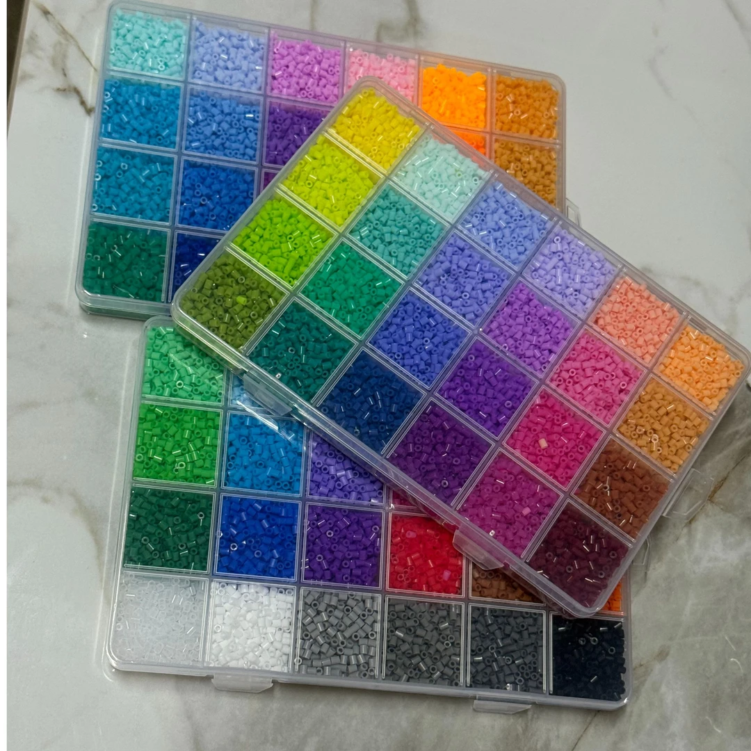 质量不好，发 3 盒 不 同 72 颜 色（约 36000颗）