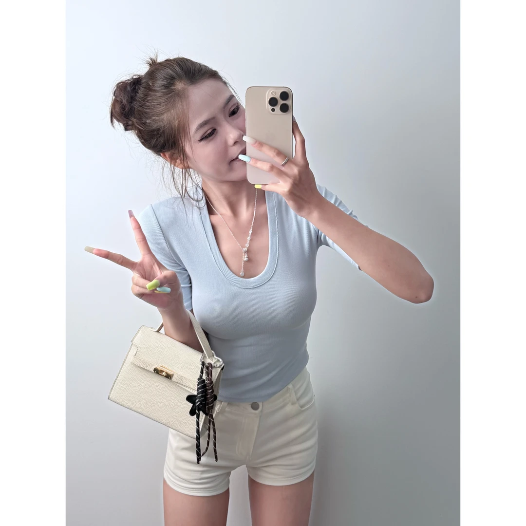 2025气质洋气时尚韩版U领夏季修身显瘦简约百搭款正肩中袖T恤女.