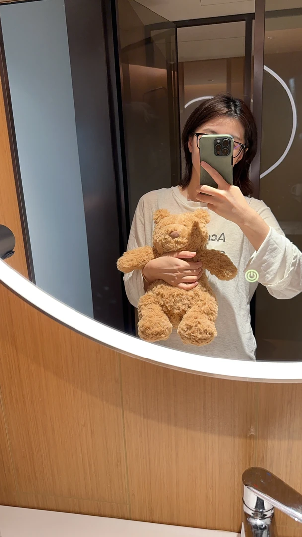 萌趣可爱巴塞罗熊毛绒玩偶女生礼品