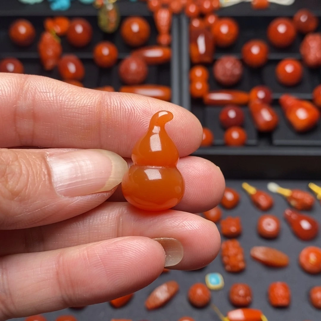 南红玛瑙配饰未镶嵌