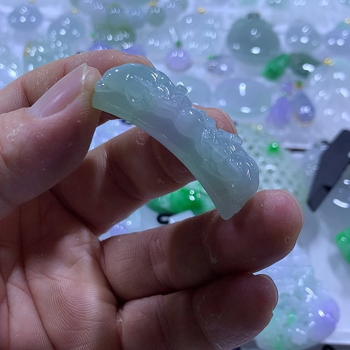 翡翠未镶嵌颈饰天然翡翠A货吊坠