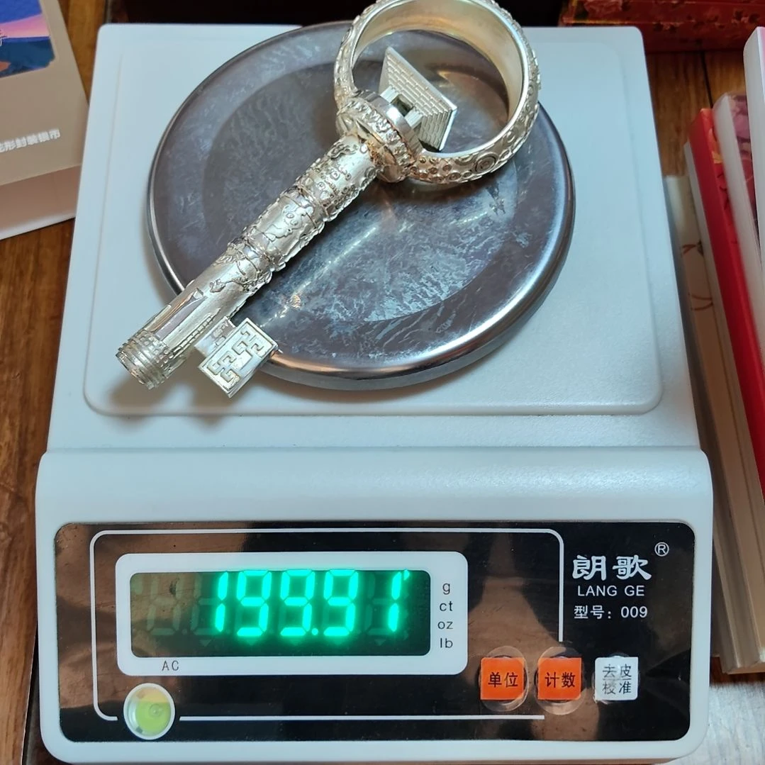 纯银世博会银钥匙摆件